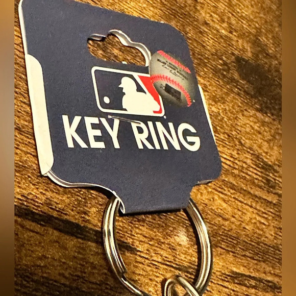 NWT Atlanta Braves Key Ring - Picture 3 of 3
